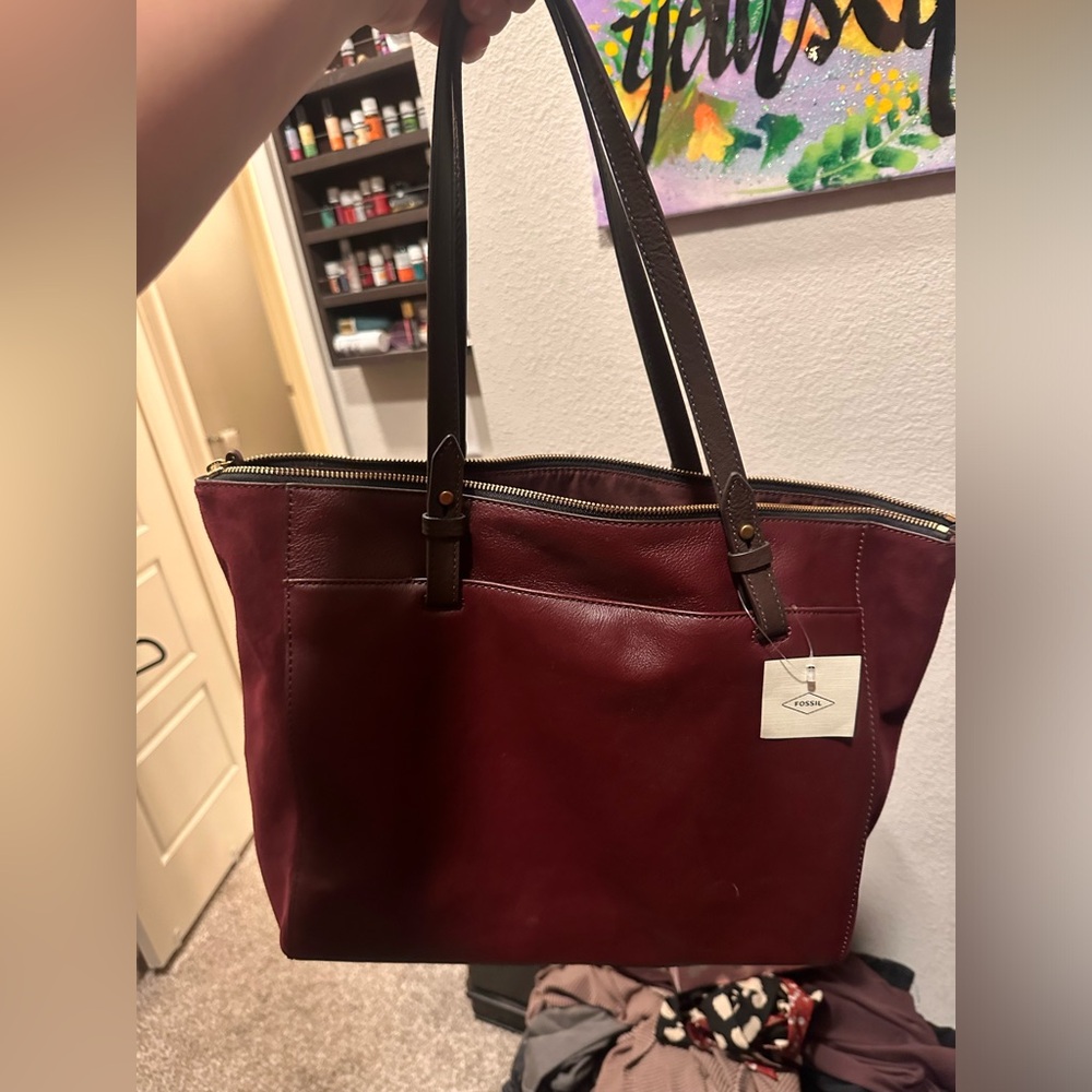 new with original tags maroon fossil purse